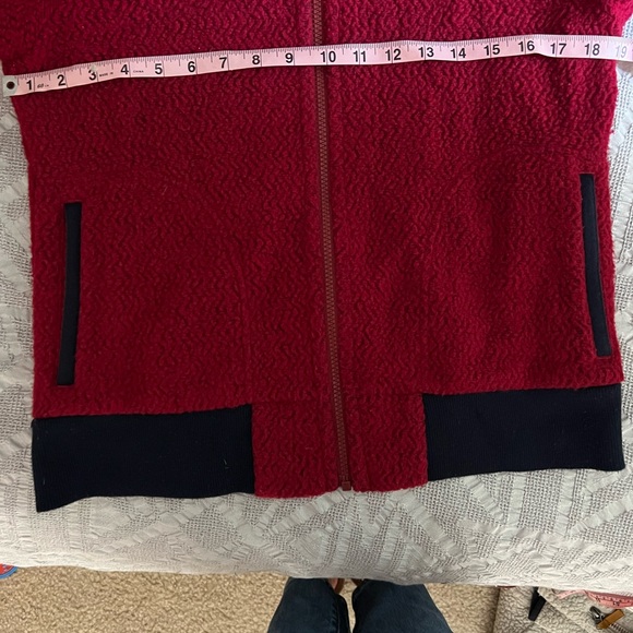 Patagonia Woolyvester Fleece Jacket red/navy zip up.  Women’s small. - Picture 6 of 6